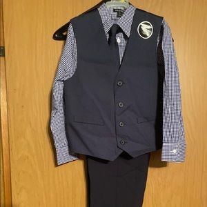 4-pieces boys size 8 suit